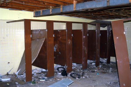 Vista Drive-In Theatre - Restroom - Photo From Water Winter Wonderland